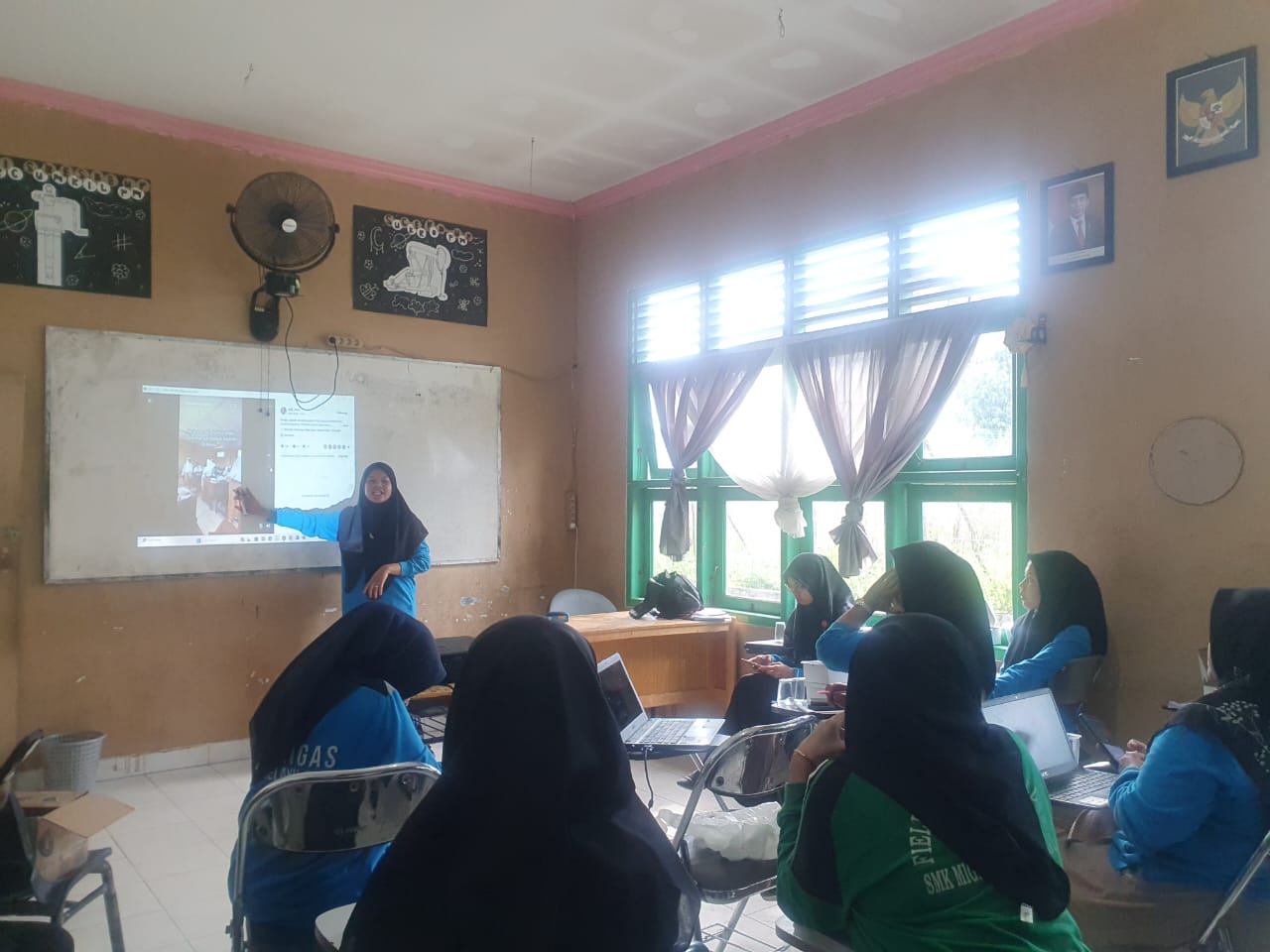 Kombel BMR Community : Berbagi Praktik Baik melalui Metode Pembelajaran Berbasis game, belajar menjadi menyenangkan.